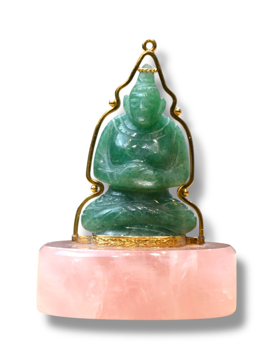 Figura di Buddha in Giada su Base in Quarzo Rosa - XX Secolo